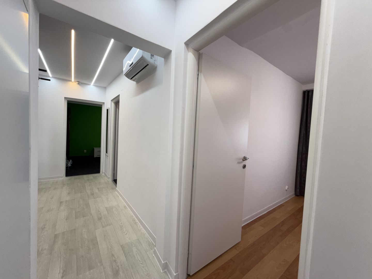 Apartament 3 camere, decomandat, renovat recent, Aradul Nou - Poză 16