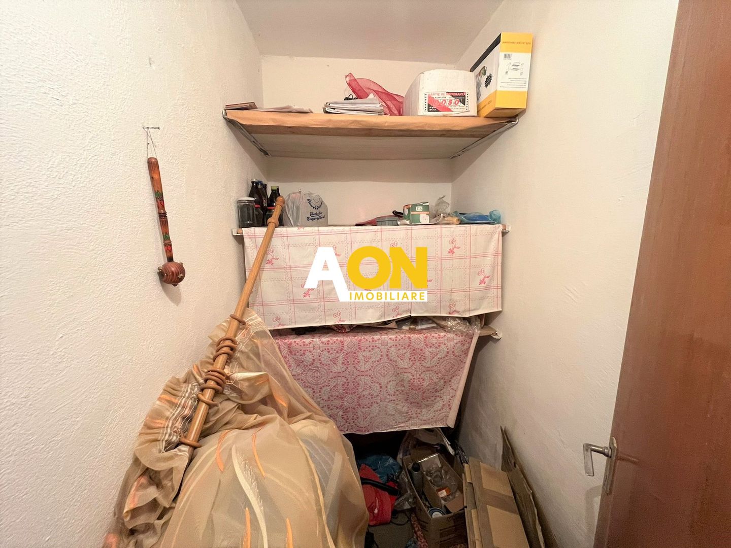 Apartament decomandat cu 2 camere + balcon, etaj 2, zona Spital - Poză 10