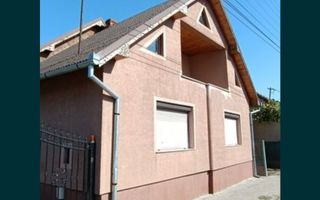 Casa de vanzare cu teren generos - Poză 1