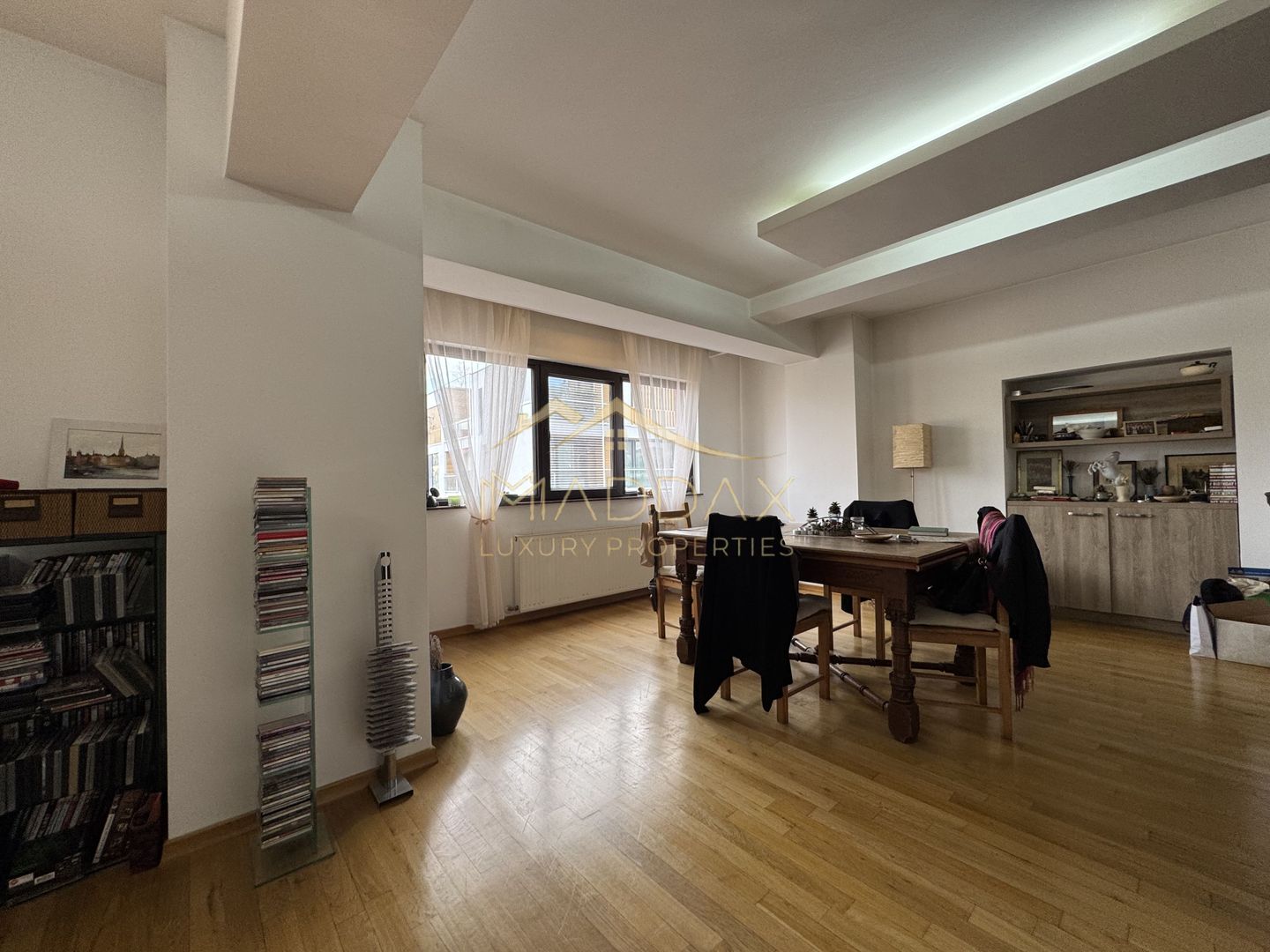 Apartament Elegant de Vânzare – 5 Camere/ 3 Băi, *Arcul de Triumf* - Poză 11