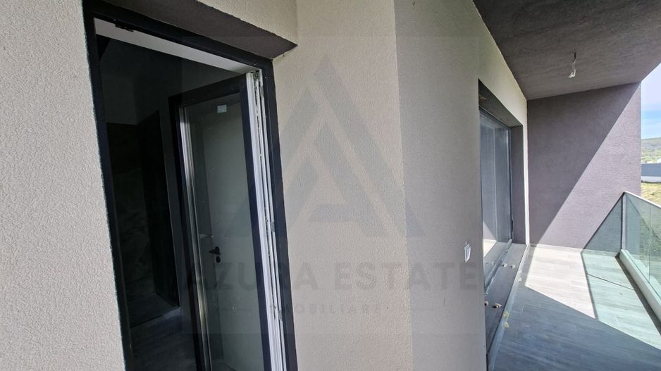 Casa premium cu teren 815 mp terasa balcon si garaj zona Selimbar - Poză 11