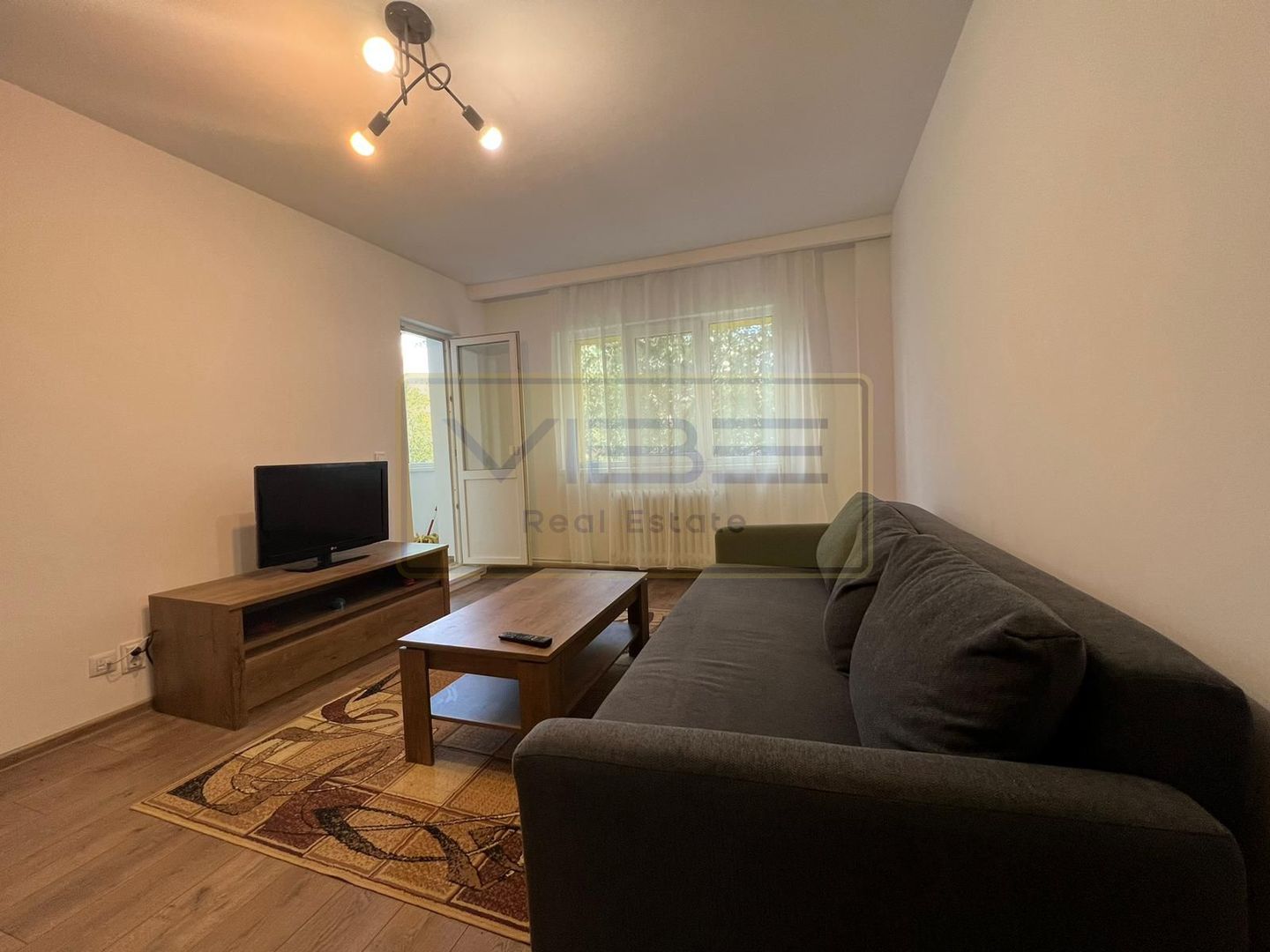 Apartament 2 dormitoare + living Podu Ros - Poză 2