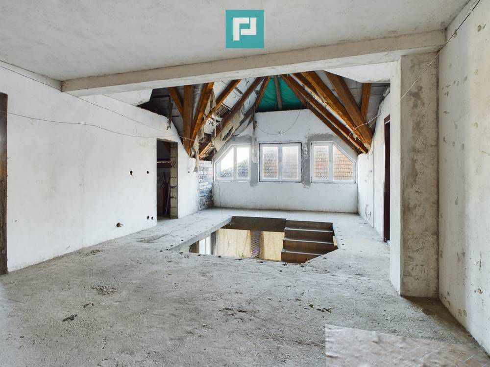 Casă/vilă cu 6 camere în Curtici - Poză 17