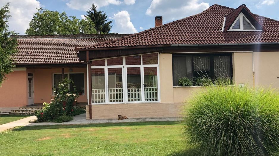 BRASADAS vinde casa cu 7 camere si teren 1100mp in zona Burdea. - Poză 10