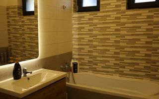 De vânzare Casă 3 camere, 2 baii, curte propie, cartier parneava Arad - Poză 10