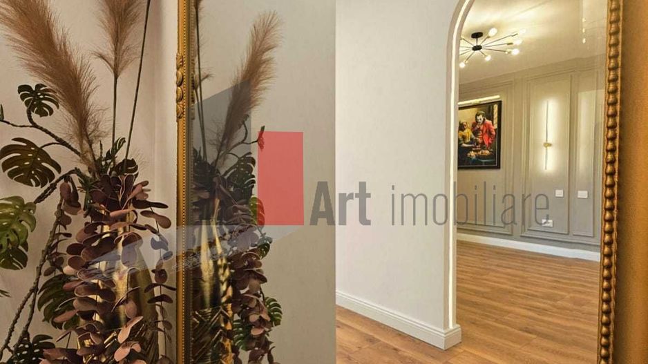 APARTAMENT  DE 2 CAMERE - Poză 3