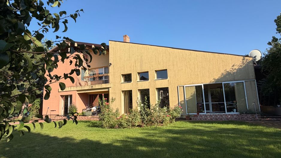 Vilă cu 2 locuințe independente — Corbeanca - Poză 1