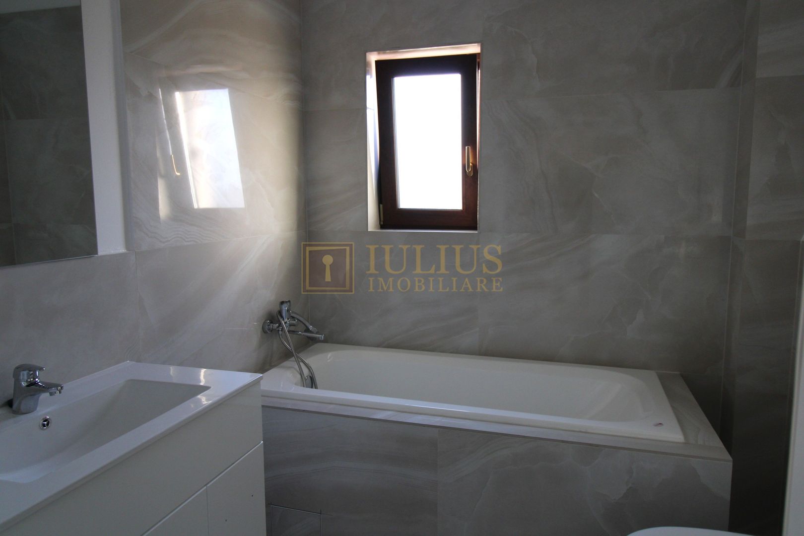 Zona Torontalului- 2 camere, loc de parcare si curte comuna| disponibil 01.10.27 - Poză 7