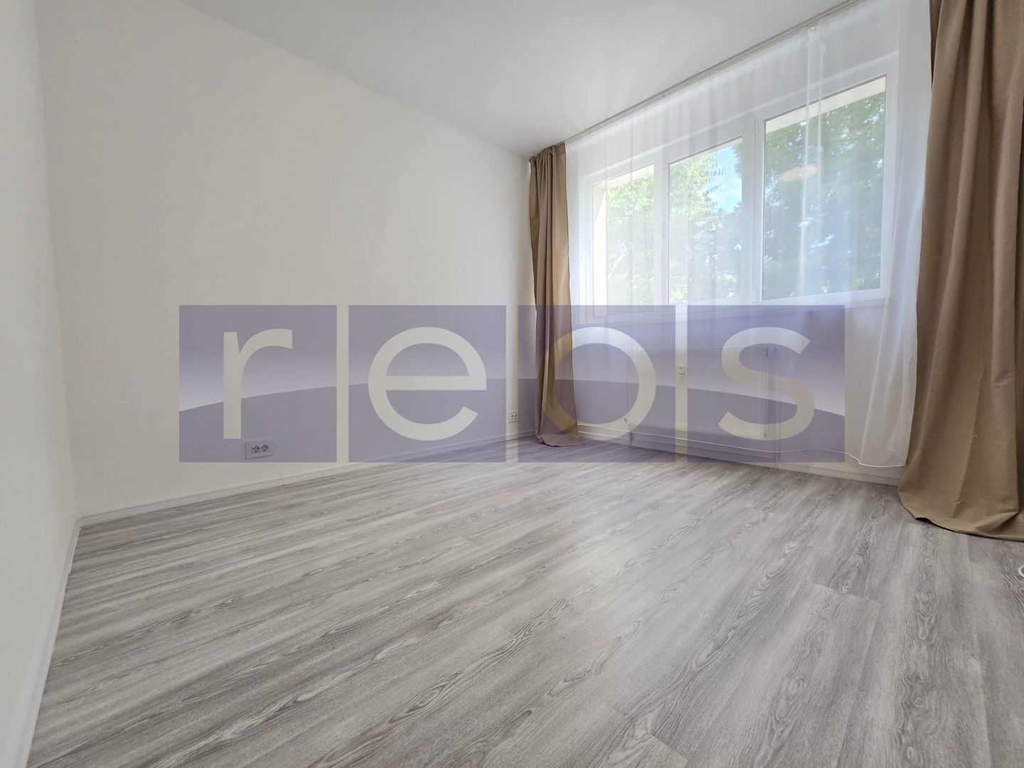 VANZARE 2 CAMERE | CENTRALA PROPRIE | COMPLET RENOVAT | ZONA DOMENII /  1 MAI - Poză 2