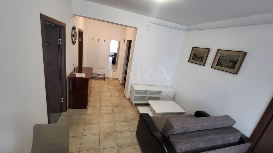 Apartament cu 2 camere decomandate, parcare și balcon. - Poză 1