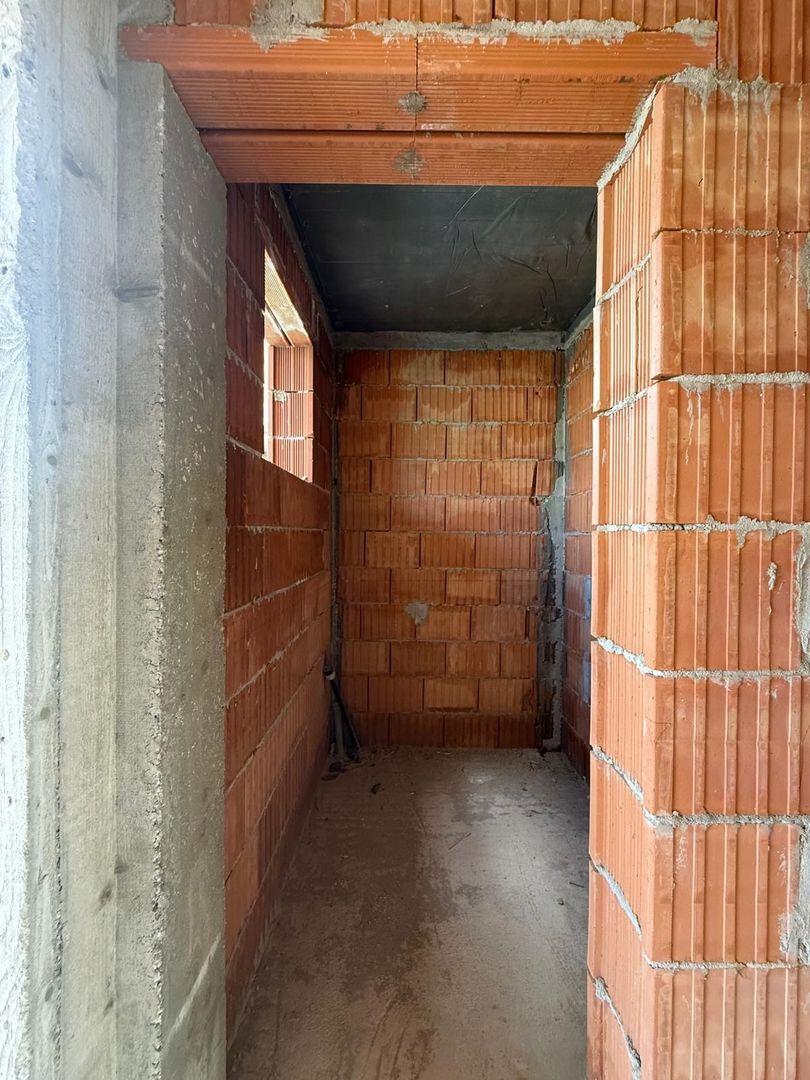 Duplex la rosu - 3 dormitare- Dumbravita - Poză 3