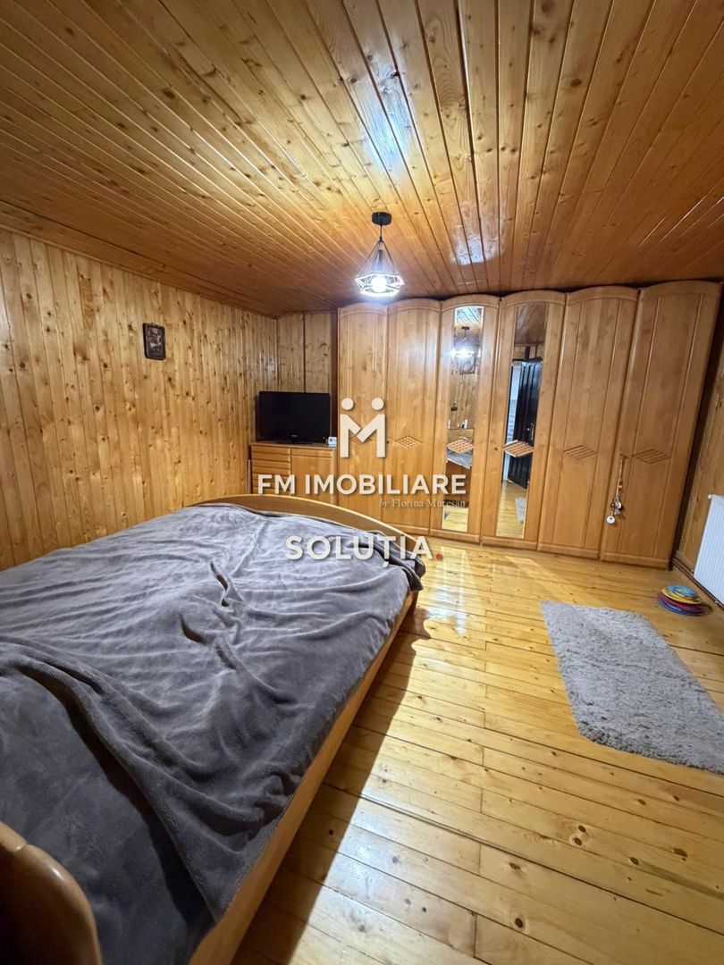 Casă de  vânzare cu vedere panoramică - Poză 10