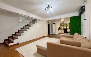 Apartament în vilă, curte, la cheie, parcare, Europa - Poză 1