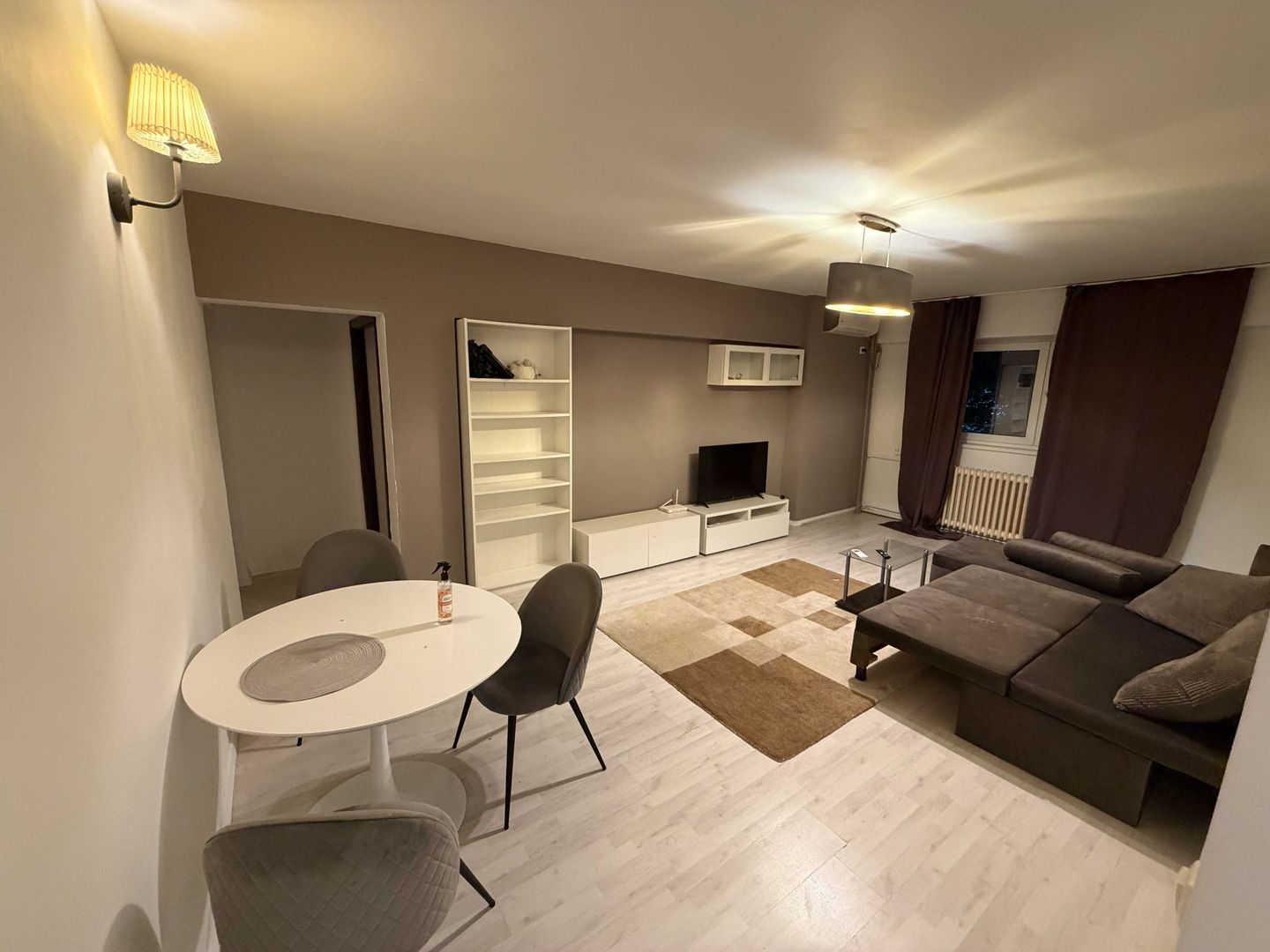 💎 De Închiriat: Apartament Generos 3 Camere - Tineretului - Poză 2