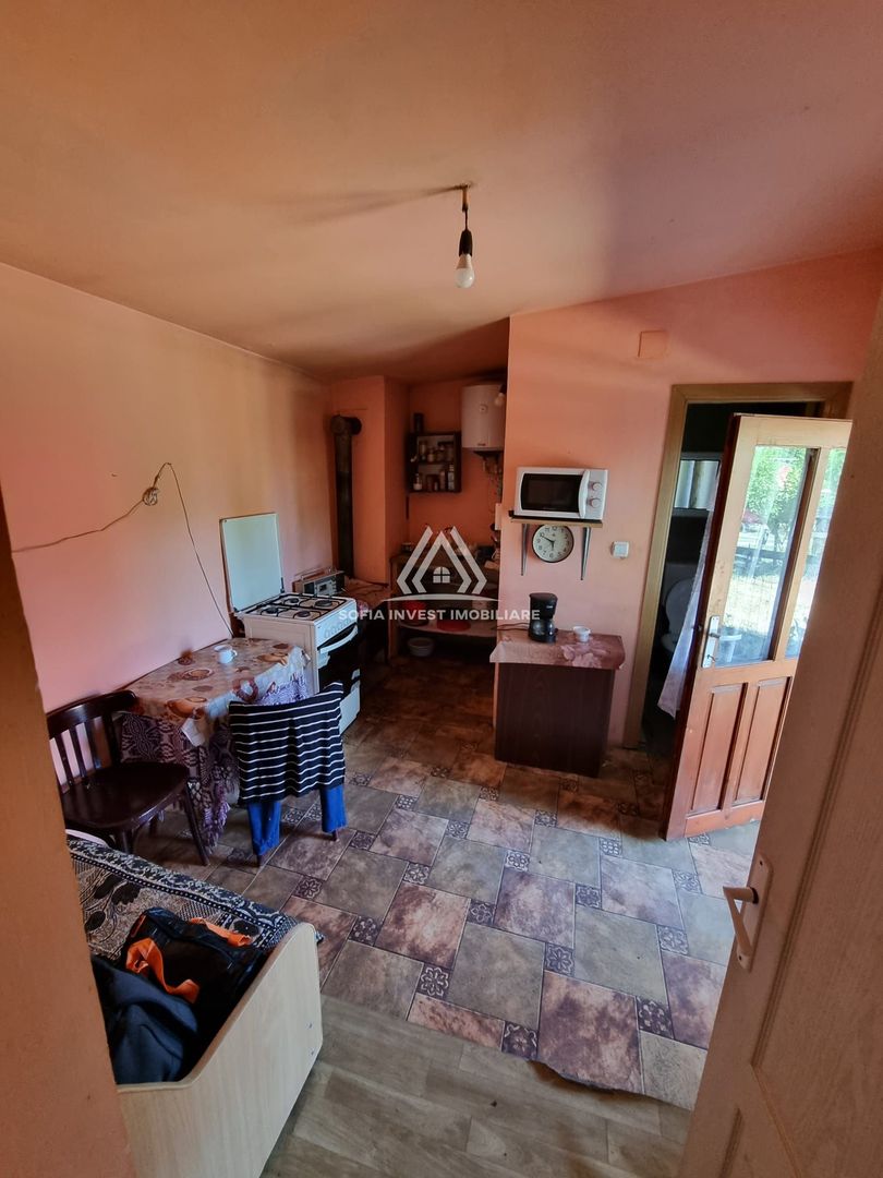 CASĂ LA ȚARĂ, SÂMBOLENI, COMUNA CAMARAȘU - Poză 5