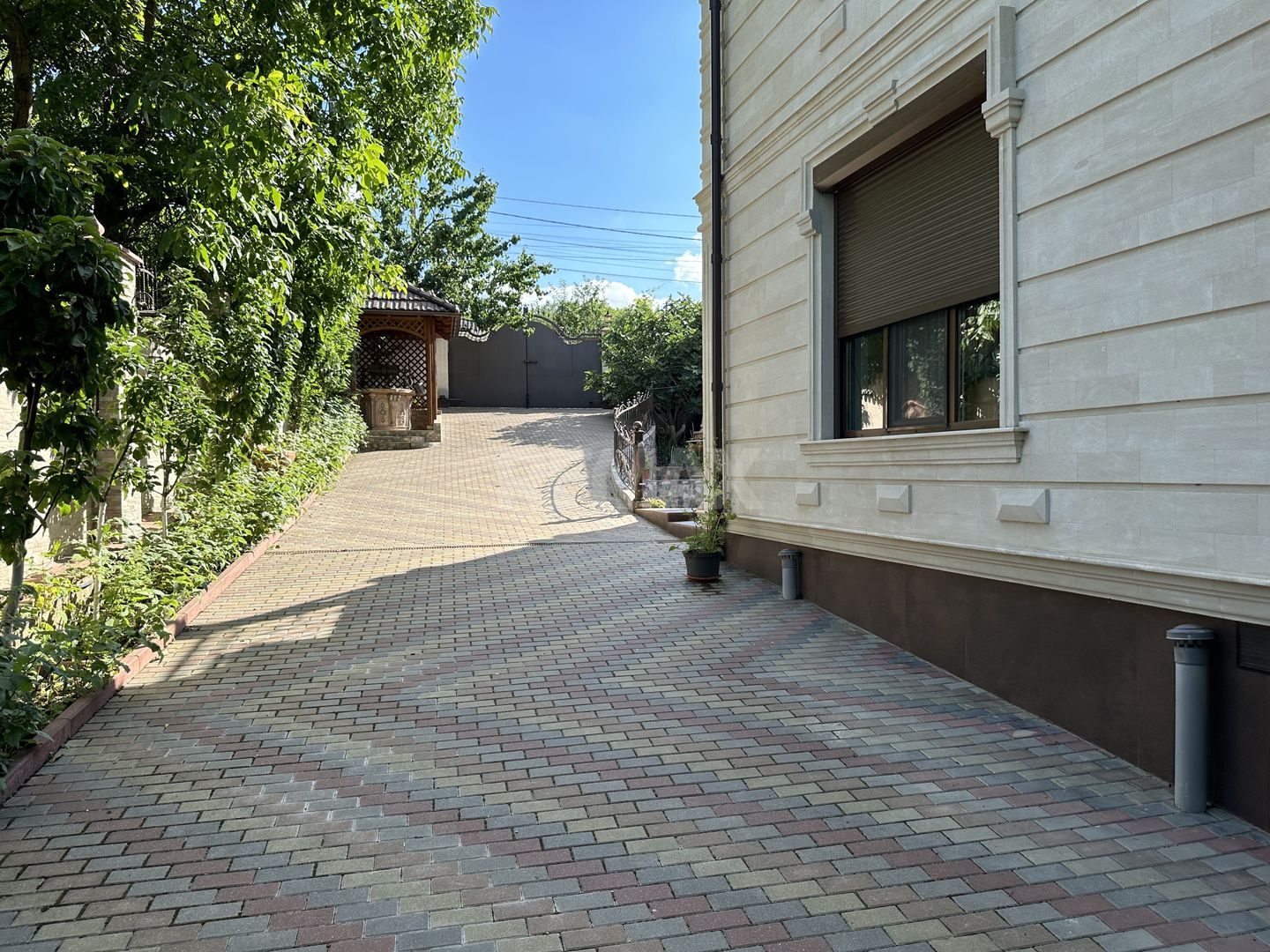 Casă în Buiucani, de vânzare, cu suprafața de 338m2. Pe teren de 14 ari. - Poză 6