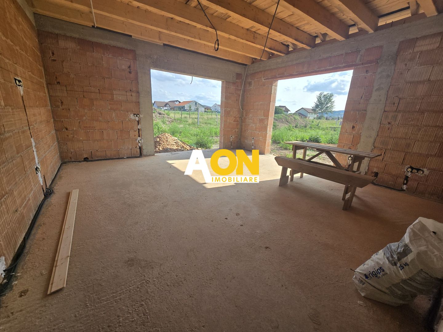 Casa Individuala 4 Camere, 2 Bai, 400mp Teren - Poză 3