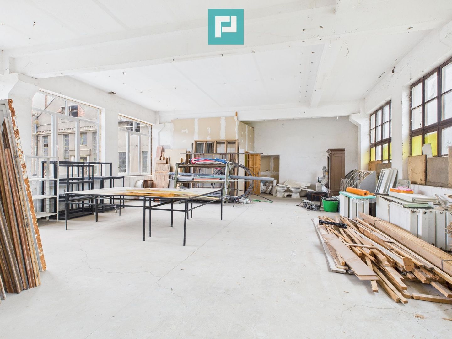 Spațiu  de 330 mp pentru investiții în Periam - Poză 3