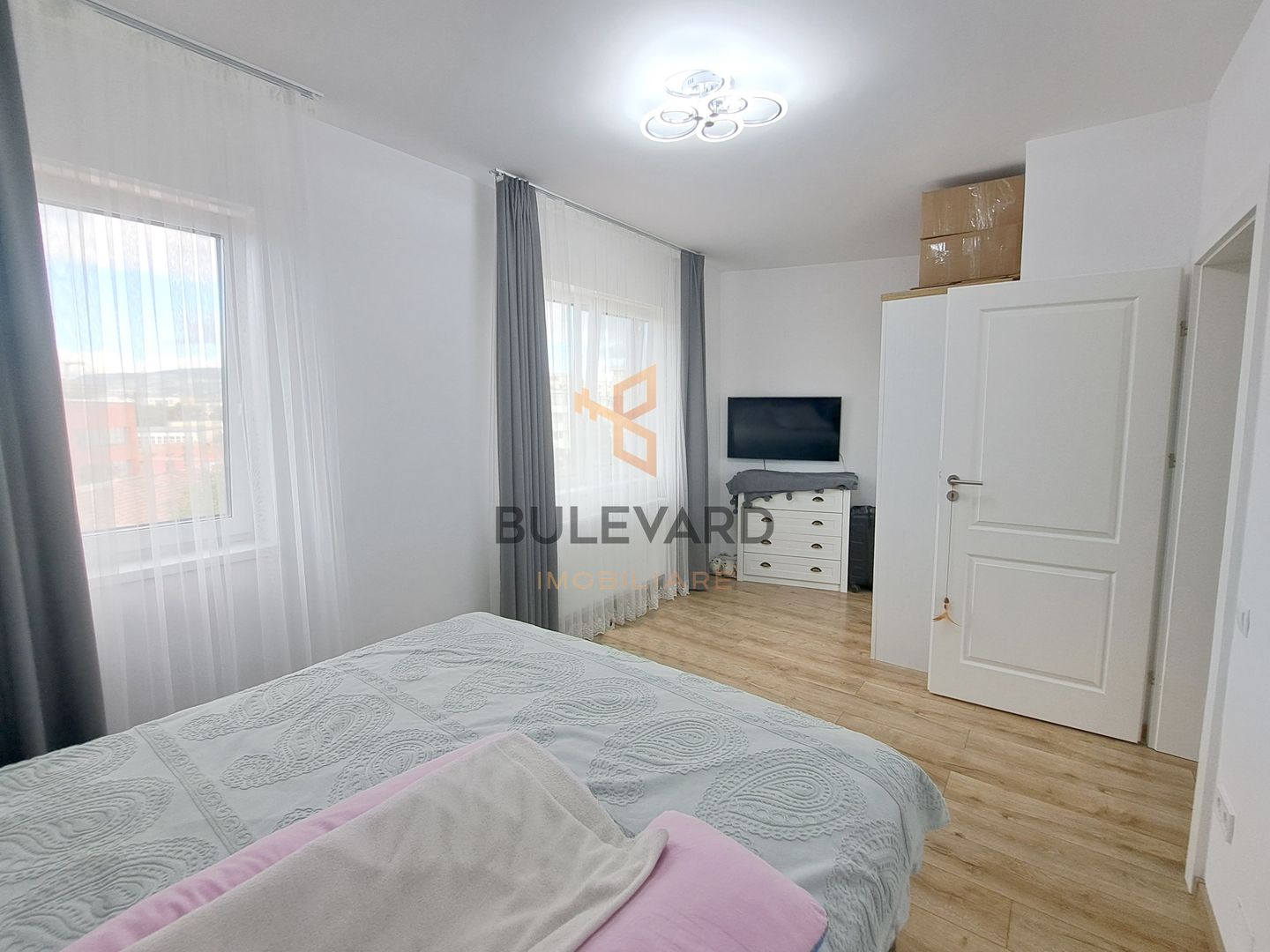 Apartament 2 camere, terasa de 15 mp, Centru! - Poză 5
