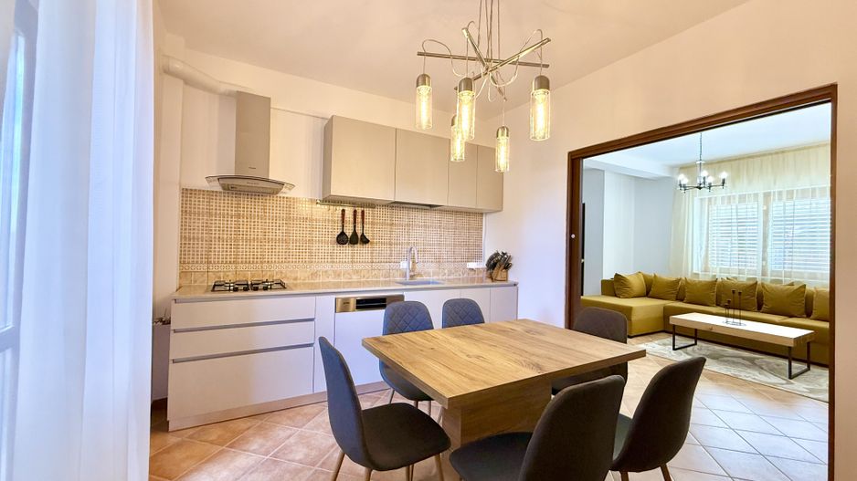 Casă tip triplex în zona centrală Dumbrăvița - Poză 7