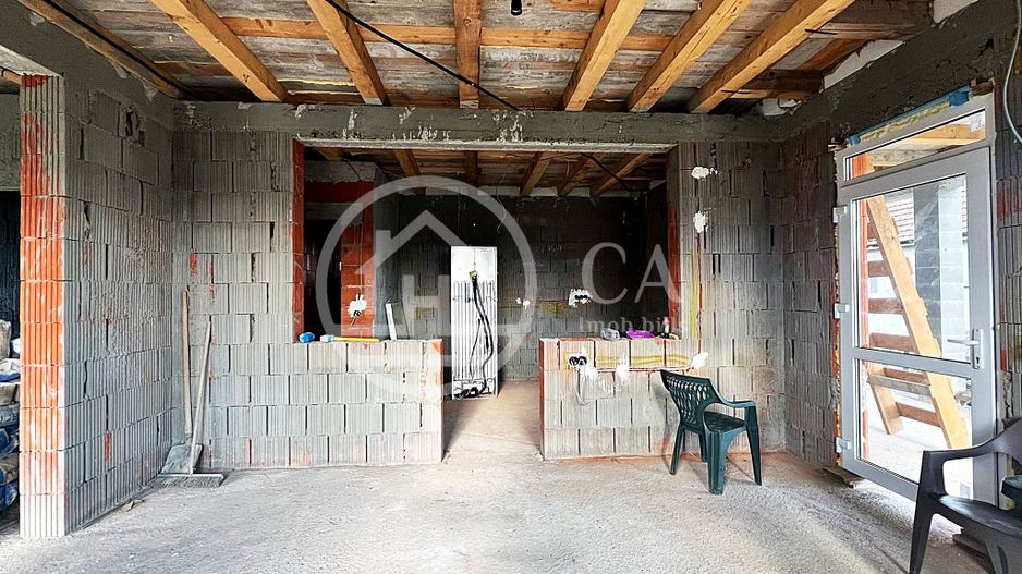 Casa de vanzare cu 3 camere in Girisu de Cris, Bihor - Poză 10