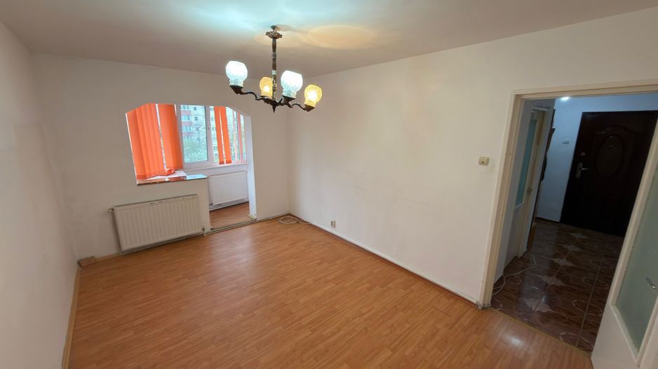 Apartament 3 camere , Paraului, zona Astra. - Poză 1