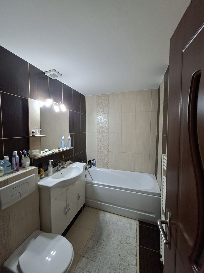 Apartament cu 3 camere - 70mp - Zona Aradului - Poză 4