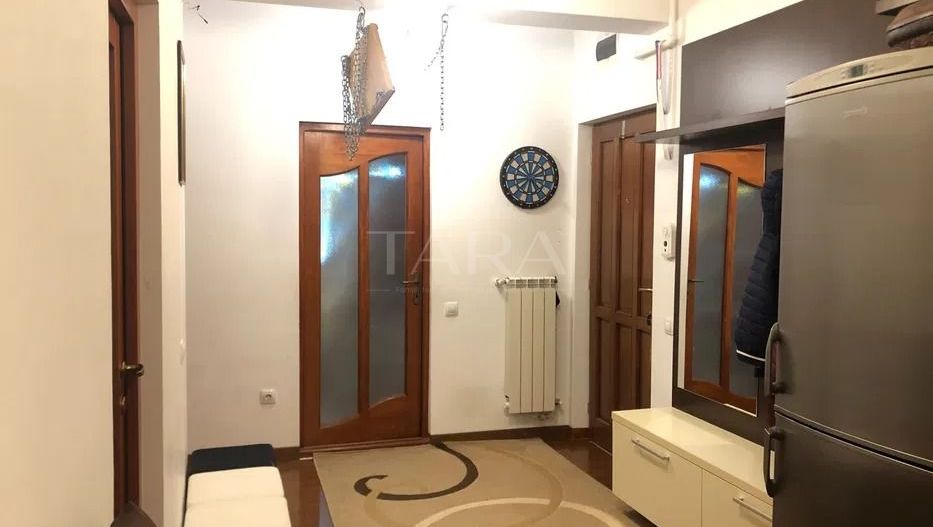 Apartament cu 3 camere de vânzare, in Floresti - Poză 1