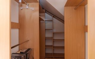 Vila superba cu cinci camere zona centrala - Poză 22