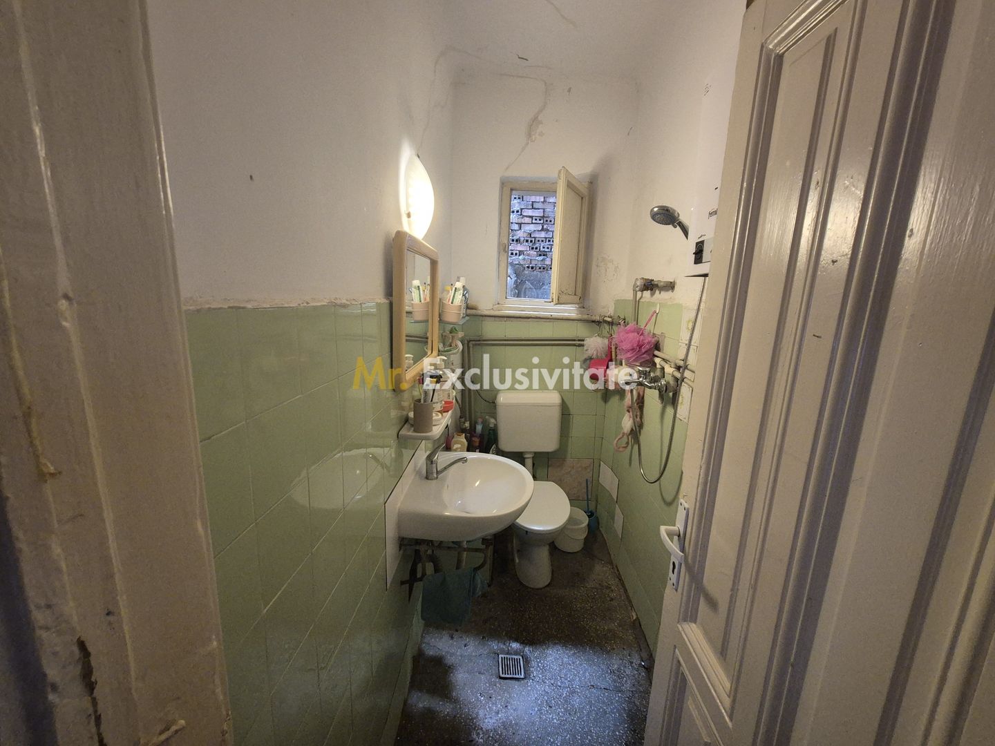 Apartament cu potențial situat pe strada Amzei. - Poză 10