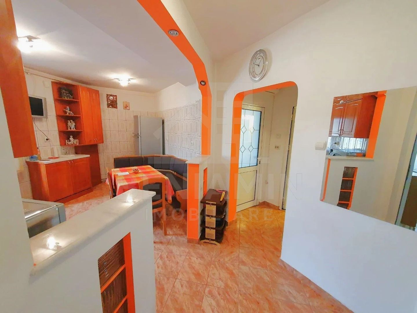 Apartament 2 camere-Decomandat-Spitalul Judetean-69mp-Spatios-Luminos - Poză 3