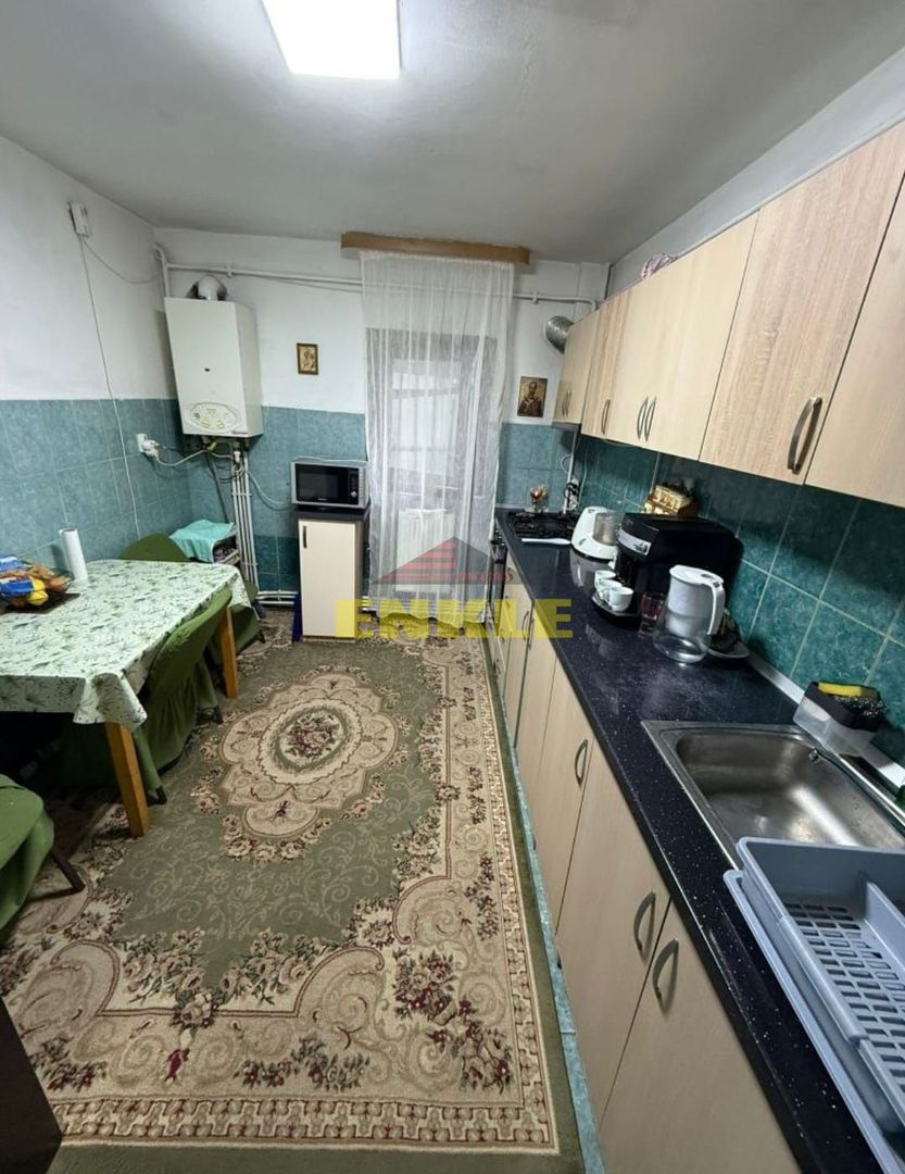 De vanzare apartament cu 3 camere, zona Mall - Poză 5