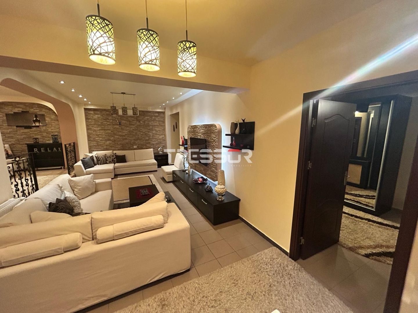Apartament modern cu 2 camere, 94 mp utili, în bloc nou.Mobilat  si utilat - Poză 3