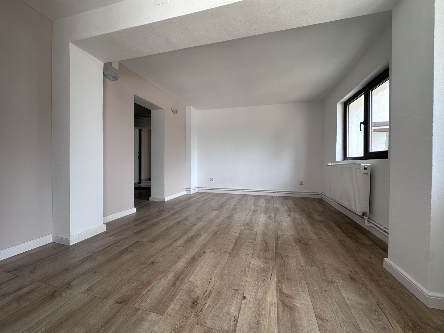 Între dealuri, viță de vie și liniște deplină! Vanzare casa in Prahova - Poză 14