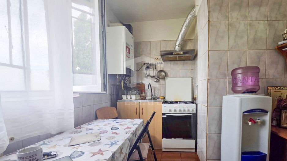 Apartament intim de 3 camere, complet mobilat și utilat + centrala - Poză 1
