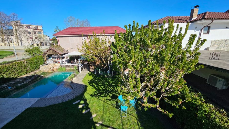 Pensiune de vanzare in Costinesti la doar 0.9 m distanta de plaja - Poză 3