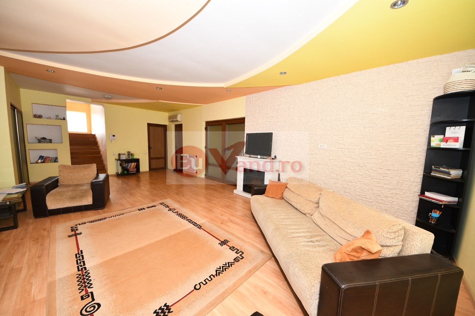 Vila spatioasa, pretabil pentru locuit/clinica, zona Micro 17 – Galati - Poză 11