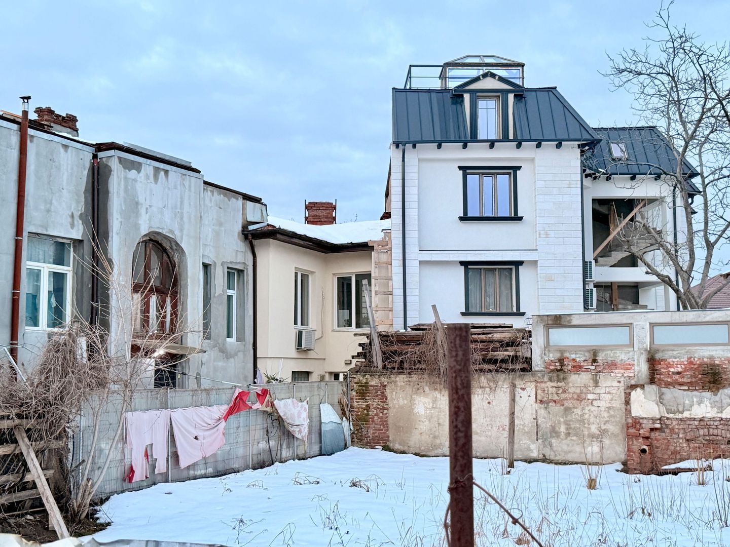 APARTAMENT 60 mp UTILI , 3 CAMERE DECOMANDATE -ZONA GAZELEI - Poză 1