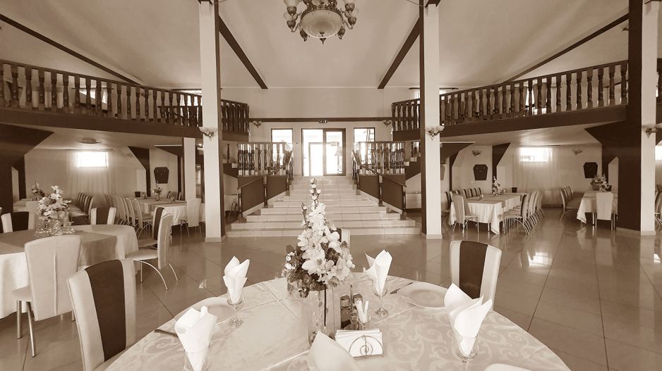 Afacere/Restaurant -Salon evenimente capacitate 600 persoane - Poză 12