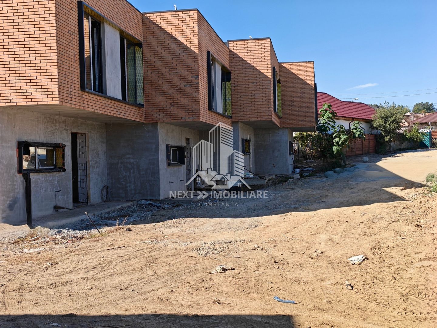 Casa 4 camere complex rezidential, 2 locuri de parcare , Palazu Mare - Poză 3
