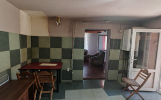 Casa cocheta Cristian zona Centrala, 2 camere,pod,beci,curte. - Poză 2