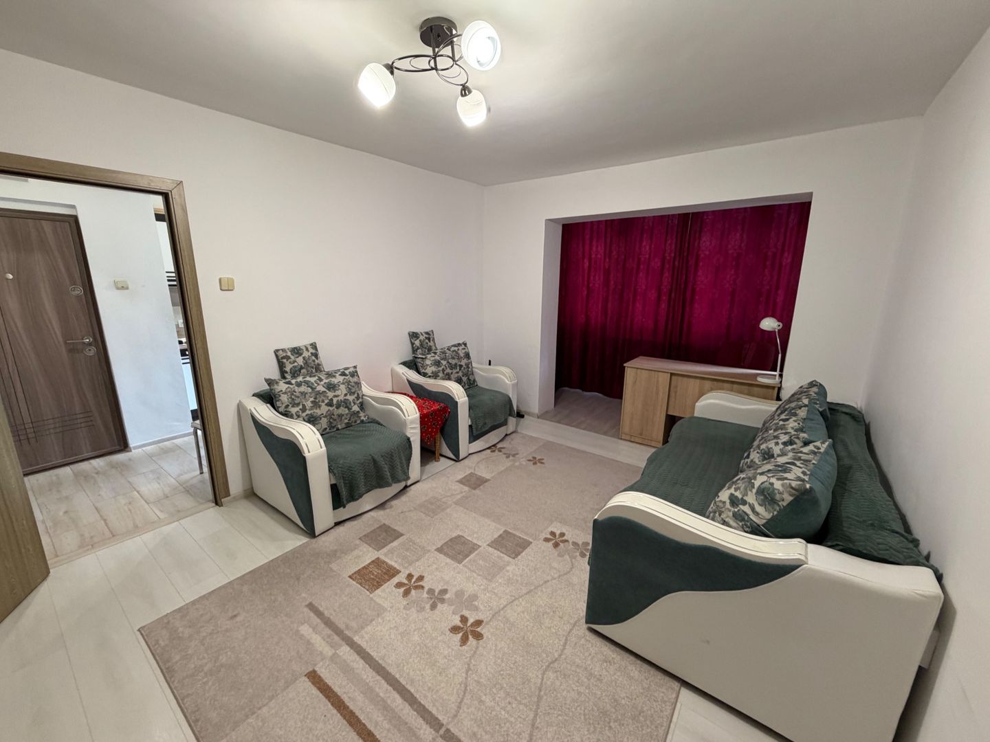 Apartament 2 camere, etaj 2 - zona Cetate - Poză 1