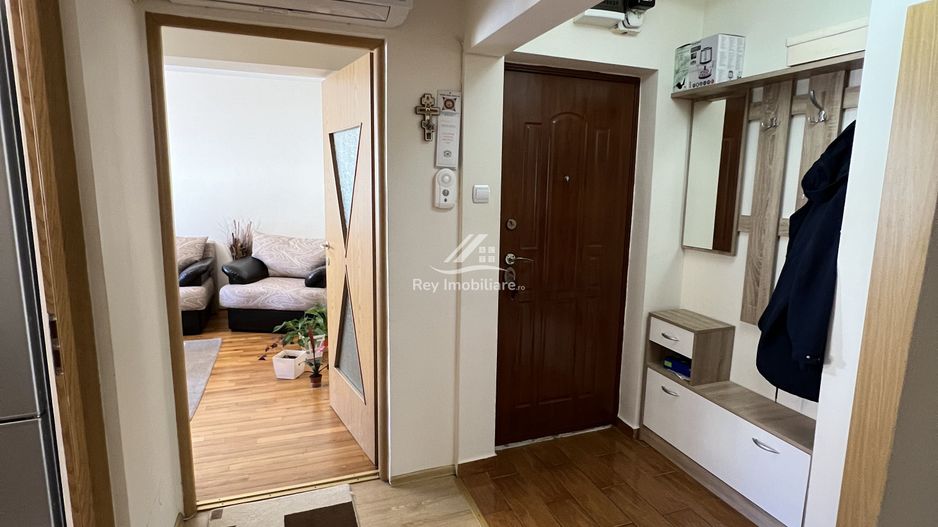 Zona Cireșica/Apartament 3 camere/2băi,balcon,logie,cămară,debara - Poză 5