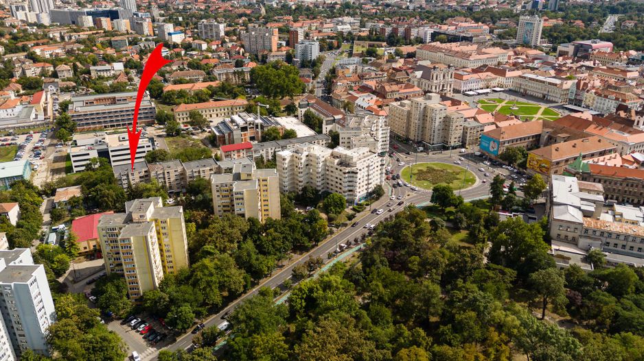 Un apartament cum rar găsești, în centrul orasului | 4 camere & 2 bai - Poză 23