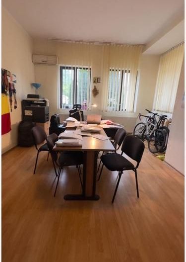 BRASADAS vinde cladire de birouri 24 firme 102.000 euro/an. - Poză 8