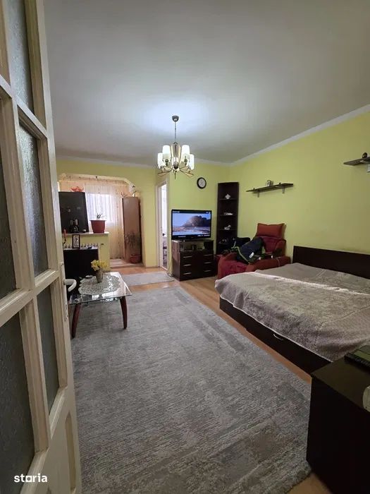 Apartament cu o cameră de vânzare în Craiova - Poză 1