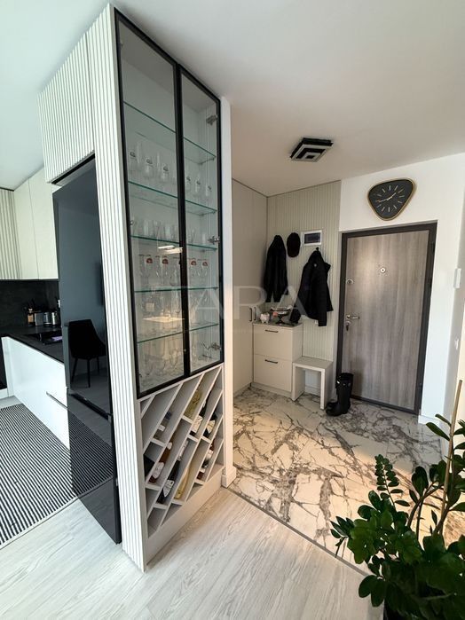 Apartament cu 2 camere, ultarfinisat, mobilat, cu grădină proprie. - Poză 2