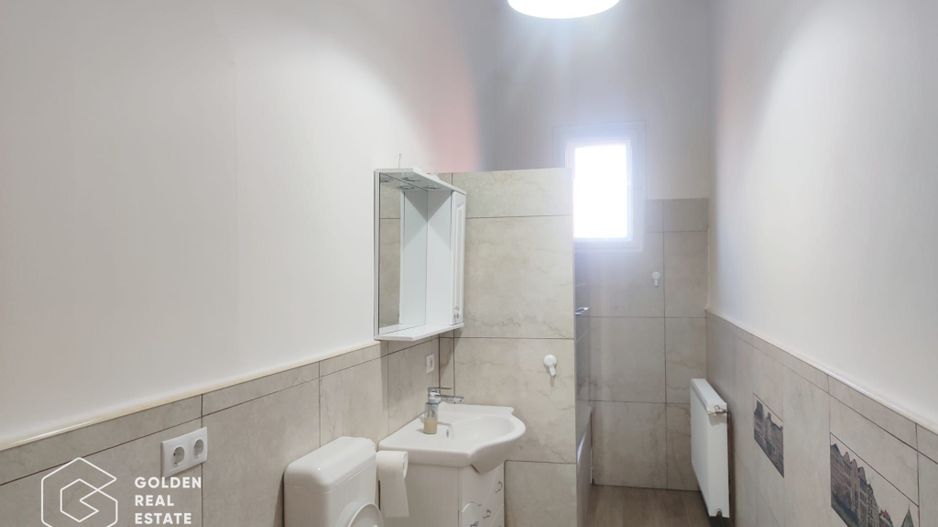 Apartament cu 3 camere, spatiu interior mare, renovat integral, Bld, Revolutiei - Poză 7