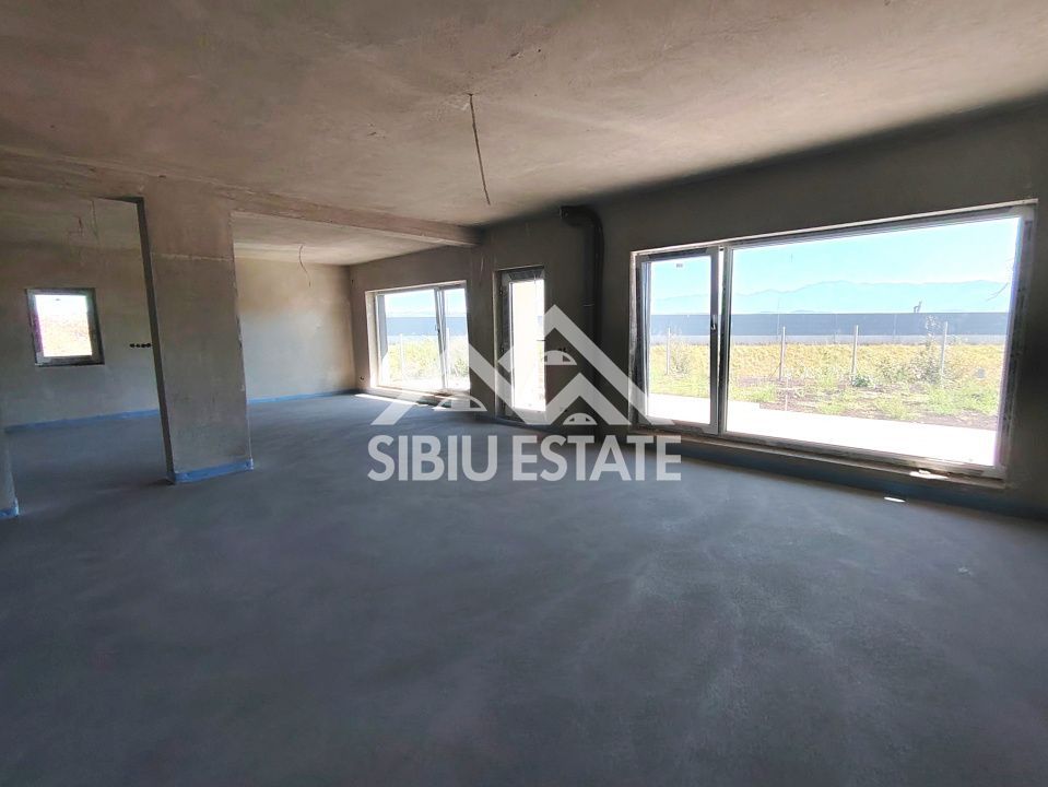 Casa noua Sibiu, Selimbar  teren 790 mp, garaj dublu, terase - Poză 4
