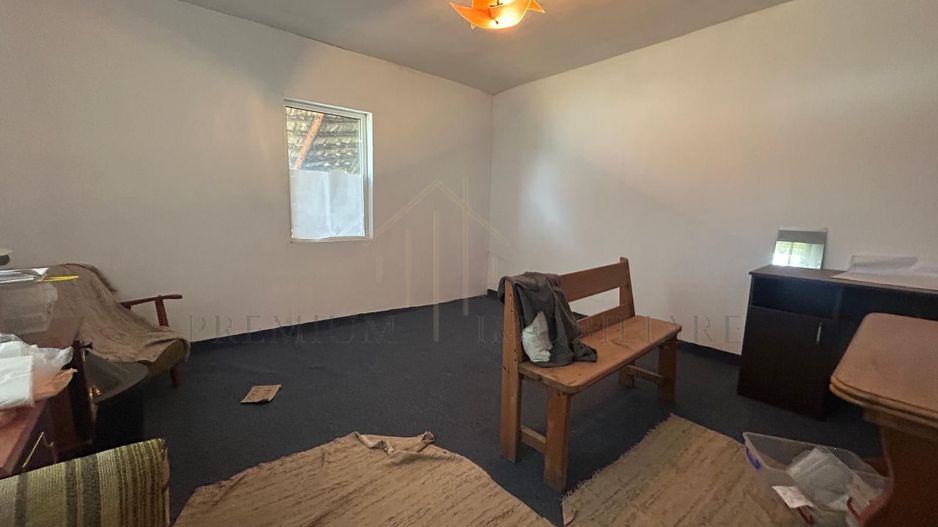 Casă de vânzare în centrul Oituzului, DN11 - Poză 6